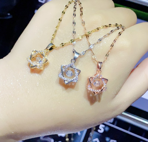 Collana con ciondolo stella - , di